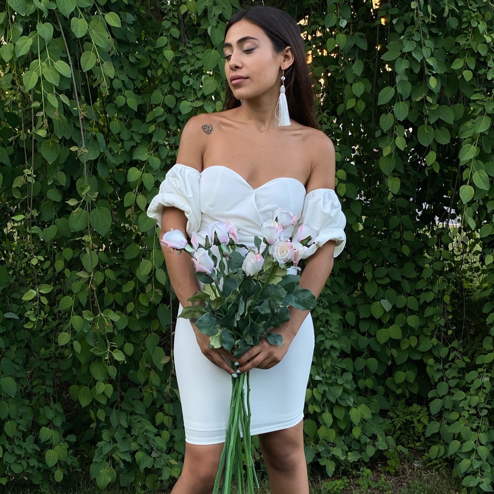 ‼️ Elegant White Puff Sleeve Fitted Classy Dress - Picture 2 of 8